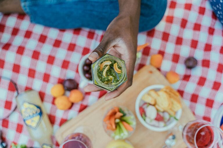 Domowe pesto bez nadmiaru tłuszczu: smak i makro w równowadze
